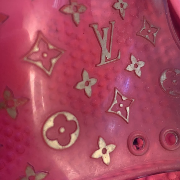 Louis Vuitton pink Monogrammed Pool Slide Sandals Sz 7.5/8 - Picture 3 of 9